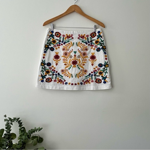 Altar’d State Floral Embroidered Miniskirt Size M - Picture 4 of 16